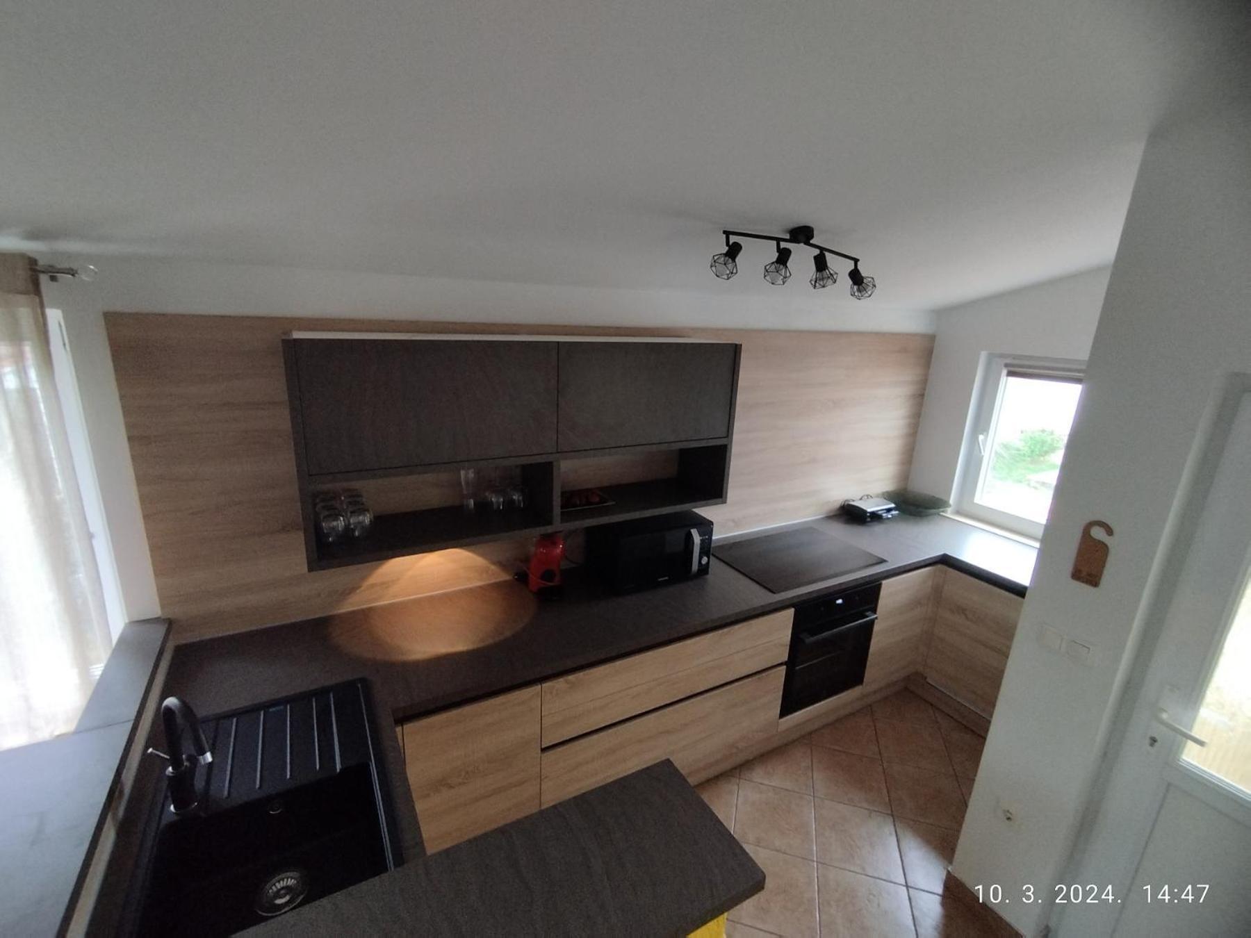 Apartment Zelena Oaza Sisan 75 M2 - 2 Bedrooms Eksteriør bilde